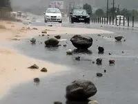 هشدار فوری به مسافران شمال / احتمال ریزش سنگ در جاده کرج -  چالوس 