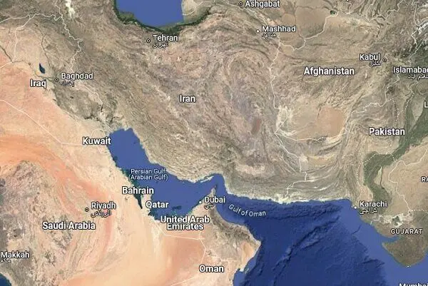 نجات ۲۳ خدمه کشتی حادثه‌دیده در آبهای بندرعباس