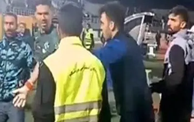 معاون استاندار مرکزی درباره ورود جیمی جامپ به ورزشگاه: از دروازه‌بان تیم استقلال شکایت خواهد شد