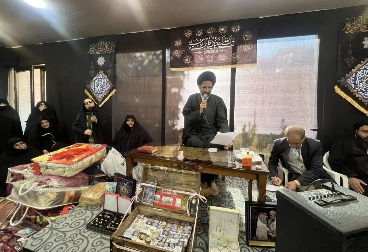 اهداء ۲۳۰ قطعه طلا بانوان کاشانی برای تجهیز سامانه پدافندی و دفاعی کشور