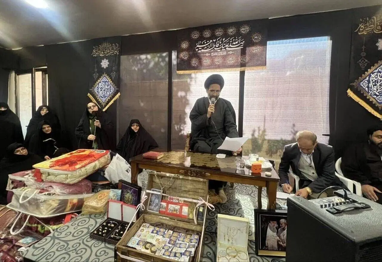 اهداء ۲۳۰ قطعه طلا بانوان کاشانی برای تجهیز سامانه پدافندی و دفاعی کشور