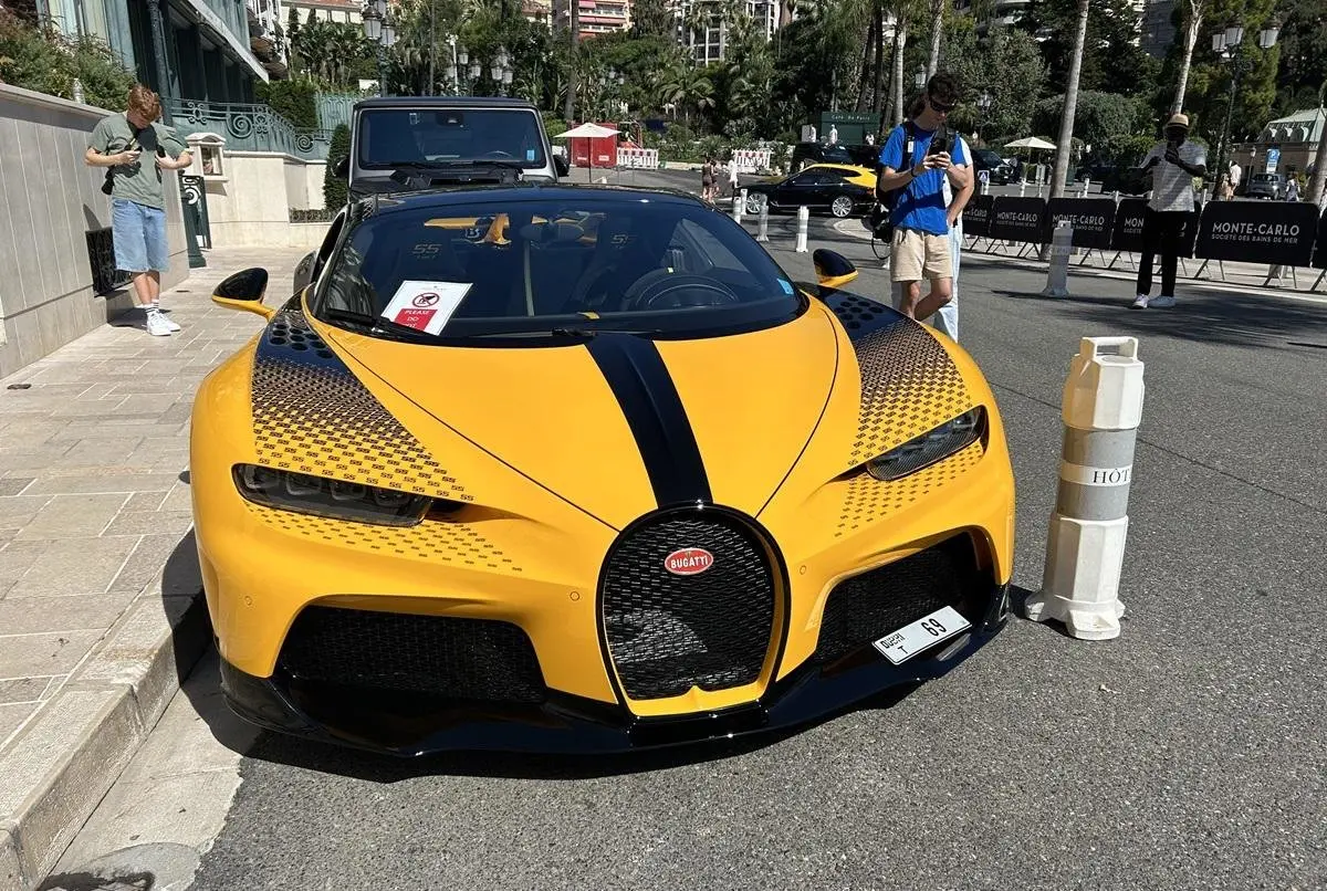 وقتی بوگاتی هم تاکسی می‌شود! | ماجرای تاکسی بوگاتی در تبریز چه بود؟