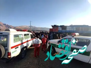 عکس  عجیب از واژگونی اتوبوس در جاده سمنان/ ۲ فوتی و ۲۸ مصدوم