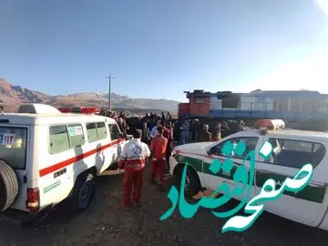 عکس  عجیب از واژگونی اتوبوس در جاده سمنان/ ۲ فوتی و ۲۸ مصدوم