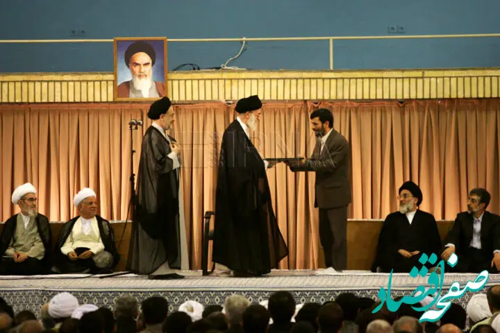 تصویری از بوسه محمود احمدی نژاد بر شانه رهبر انقلاب / این افراد نبودند