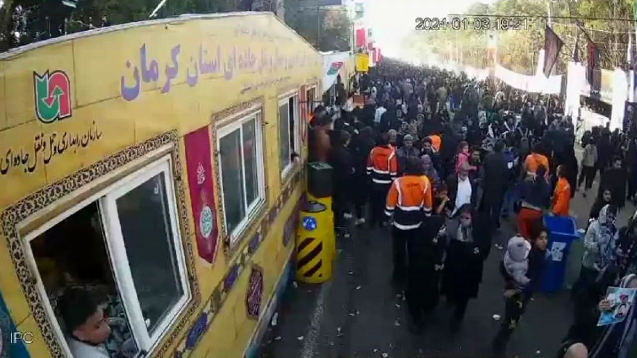 فیلم انفجار حادثه تروریستی کرمان از  نگاه دوربین نصب شده در موکب راهداری