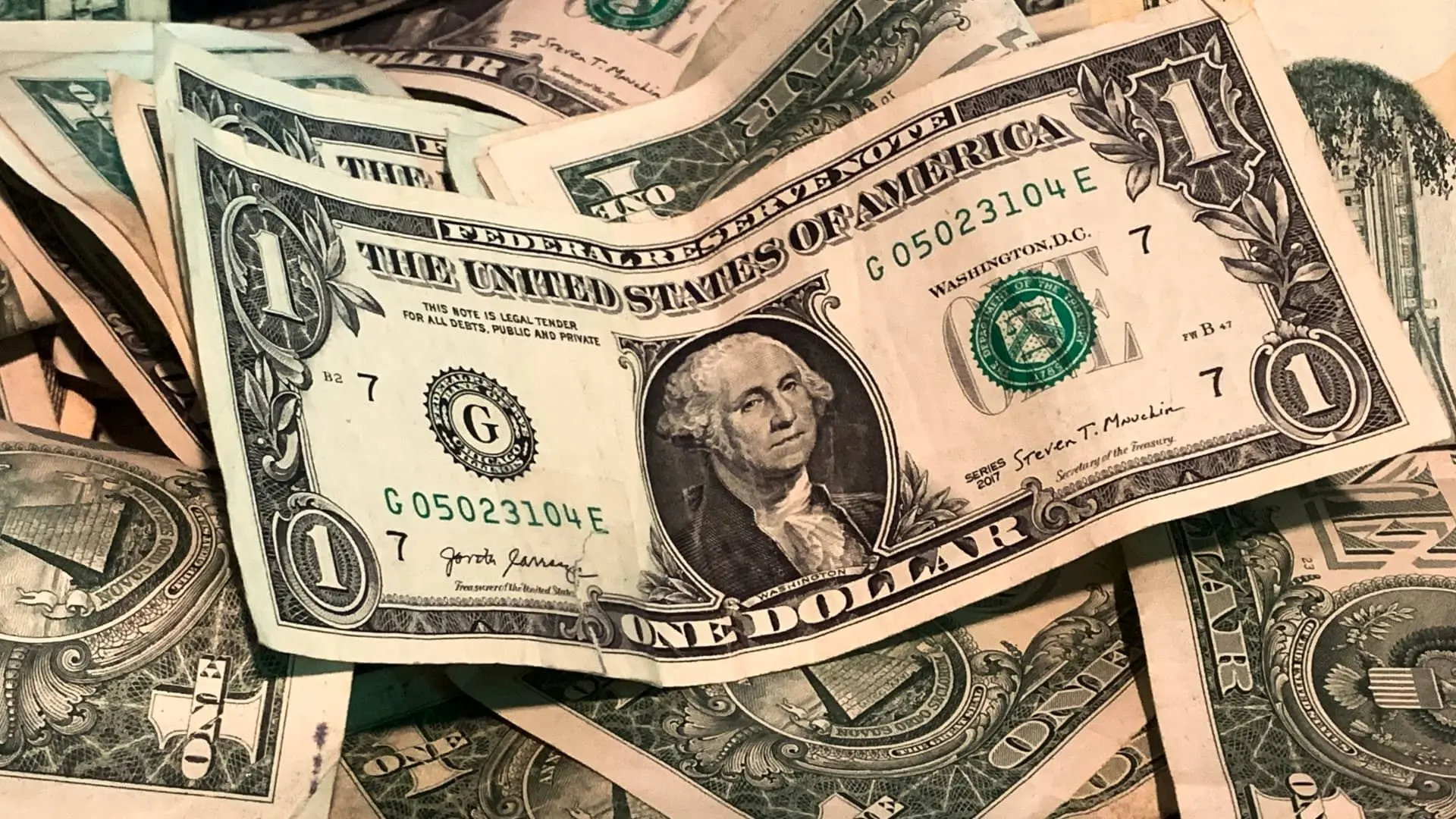 قیمت دلار و قیمت دینار امروز جمعه ۱۳ مهر ماه ۱۴۰۳