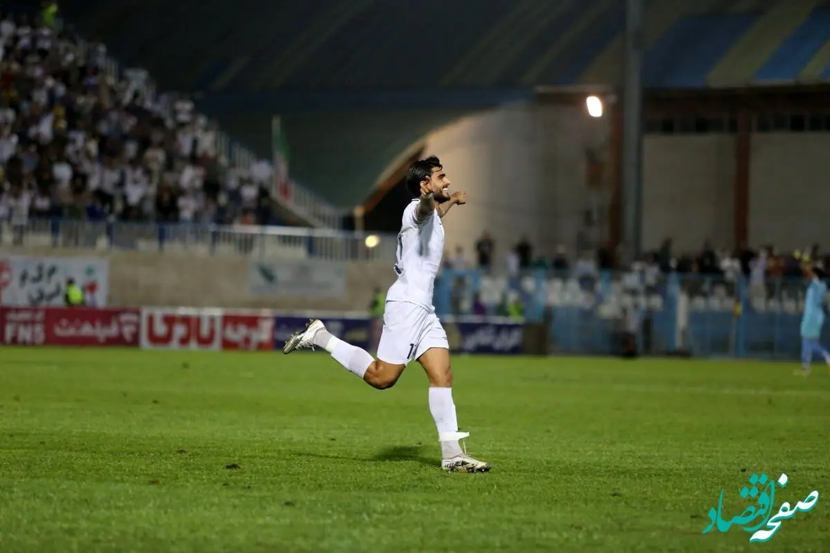 انتقال جذاب به پرسپولیس؛ ستاره جوان لیگ در آستانه سرخ‌پوش شدن/پرسپولیس این بازیکن را از استقلال هایجک کرد