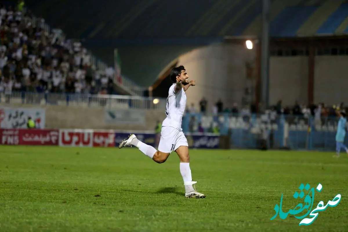 انتقال جذاب به پرسپولیس؛ ستاره جوان لیگ در آستانه سرخ‌پوش شدن/پرسپولیس این بازیکن را از استقلال هایجک کرد