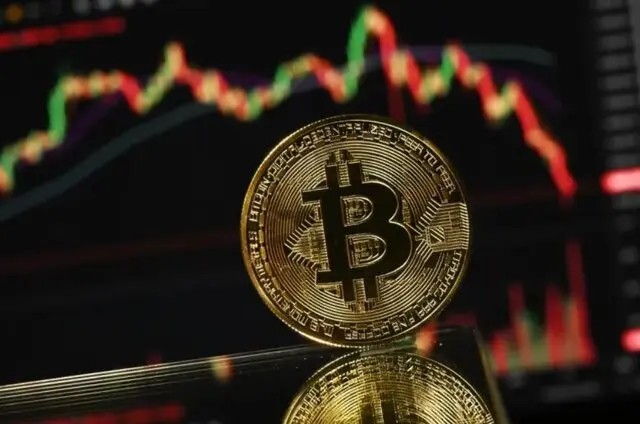پیش بینی قیمت بیت کوین فردا چهارشنبه ۱۷ تیر ۱۴۰۵ | آیا بیت‌کوین از مقاومت ۶۴ هزار دلاری عبور می‌کند؟