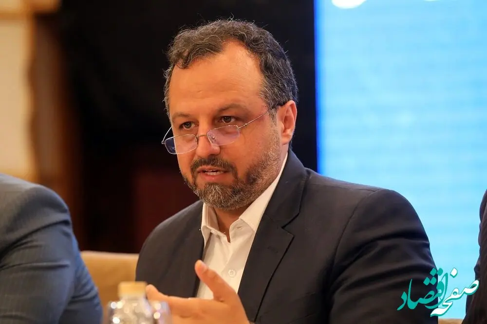 وزیر اقتصاد پاسخ می دهد؛ بنزین گران می شود؟