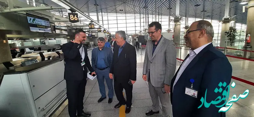 بازدید قائم مقام مدیر عامل بانک ملی ایران از شعبه فرودگاه امام(ره)