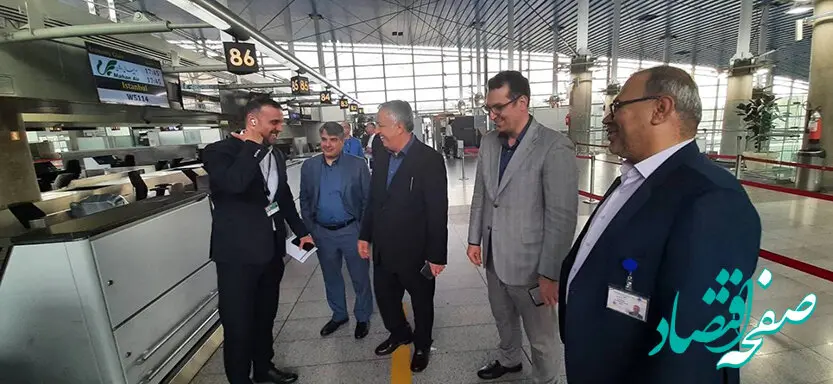 بازدید قائم مقام مدیر عامل بانک ملی ایران از شعبه فرودگاه امام(ره)