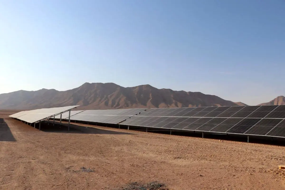 بازدید مدیرعامل شرکت آلومینای ایران از پروژه نیروگاه خورشیدی