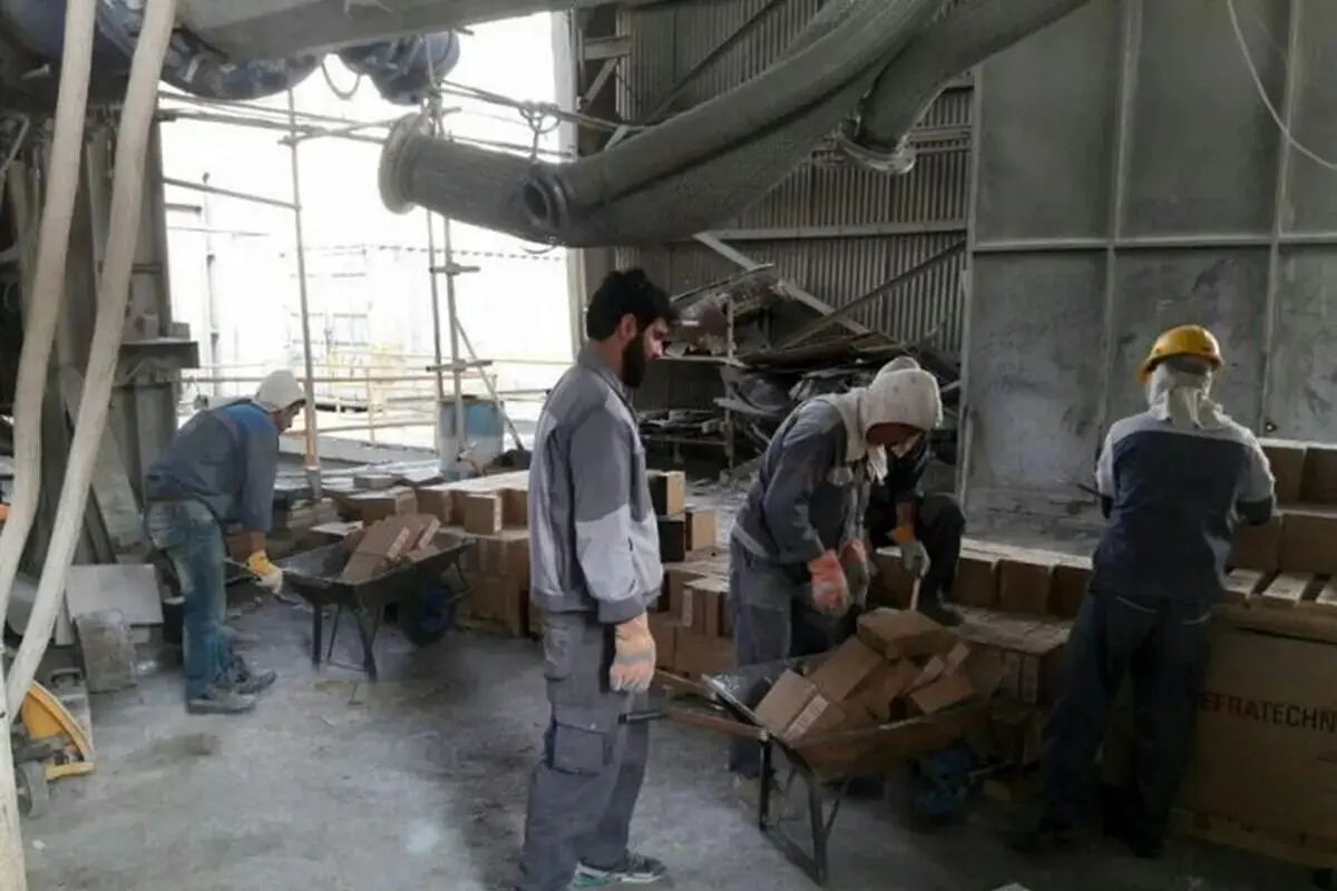 علت اعتراض کارگران سیمان کارون چه بود؟ 