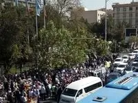 تجمع بازنشستگان فولاد مقابل ساختمان وزارت کار: از خدمات بیمه‌ای خود رضایت نداریم