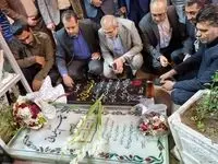 ادای احترام مدیرعامل اموال تملیکی به مقام سردار شهید حاج قاسم سلیمانی