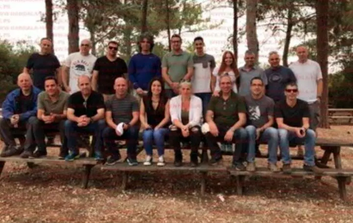 گروه سایبری حنظله عکسی از تیم طراحی پهپاد هرمس اسرائیلی منتشر کرد