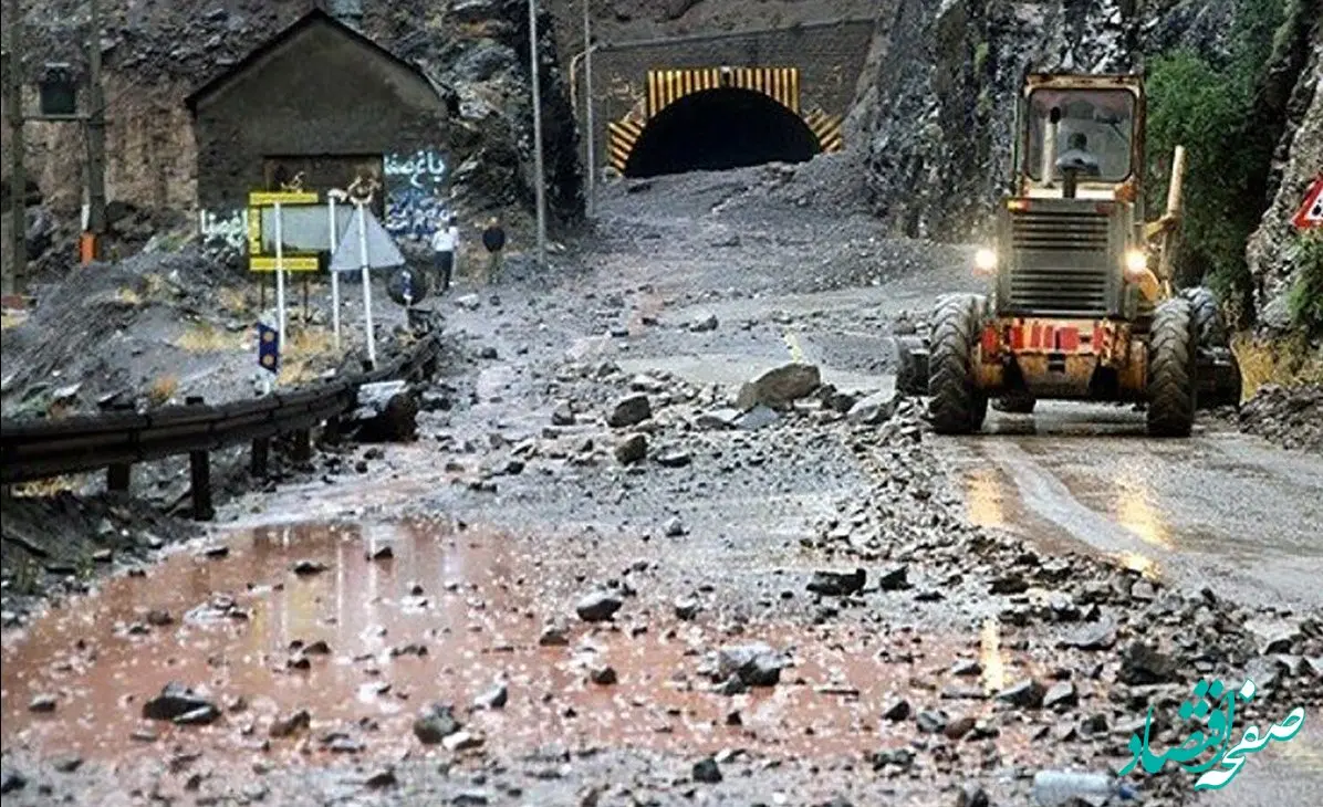 هشدار / رانندگان بخوانند ؛ احتمال ریزش سنگ در جاده چالوس 