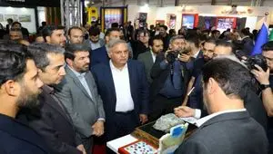 در نمایشگاه معدن غرب کشور در همدان انجام شد؛بازدید رئیس هیات عامل ایمیدرو، استاندار همدان و نمایندگان مجلس از غرفه مرکز تحقیقات یزد
