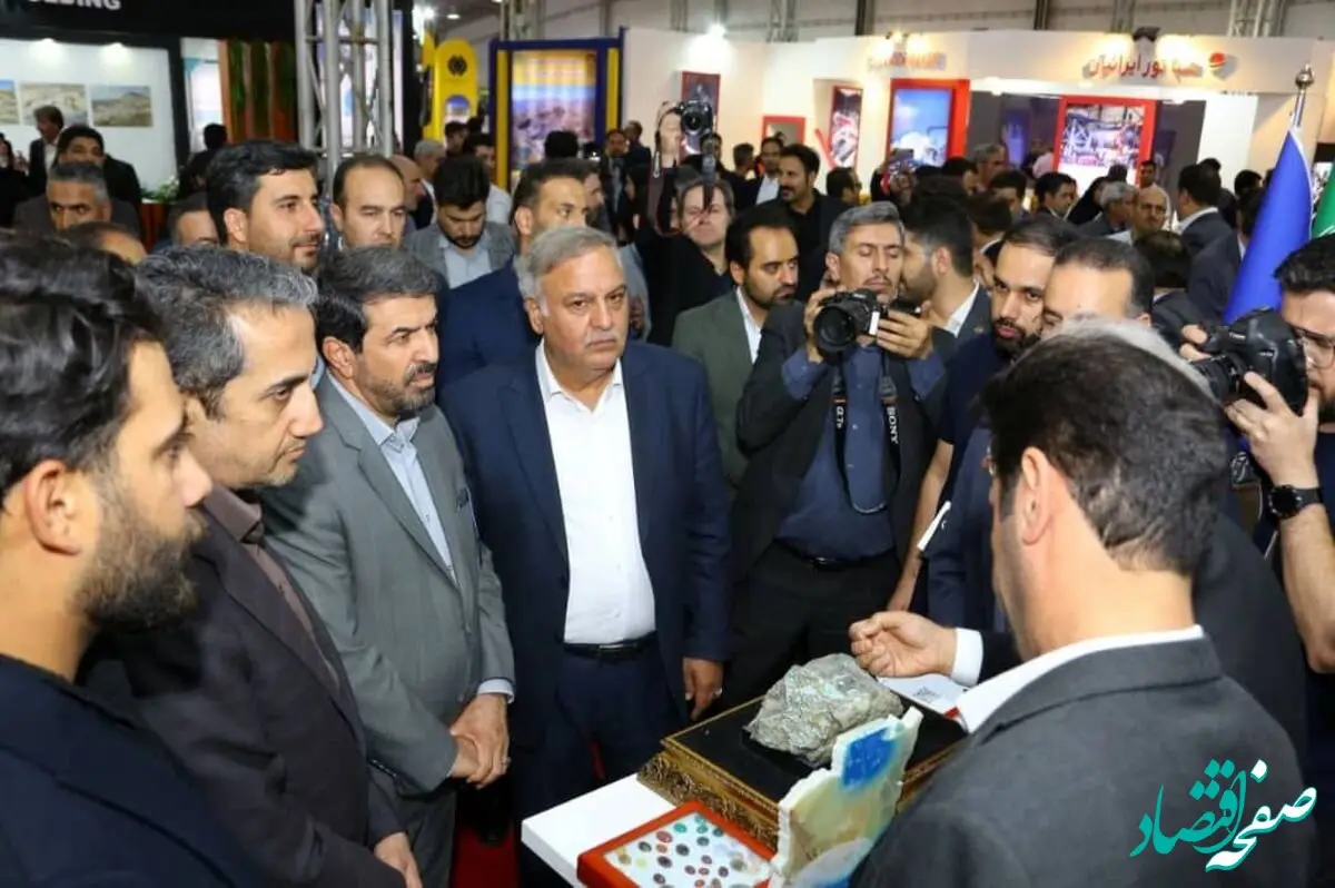 در نمایشگاه معدن غرب کشور در همدان انجام شد؛بازدید رئیس هیات عامل ایمیدرو، استاندار همدان و نمایندگان مجلس از غرفه مرکز تحقیقات یزد
