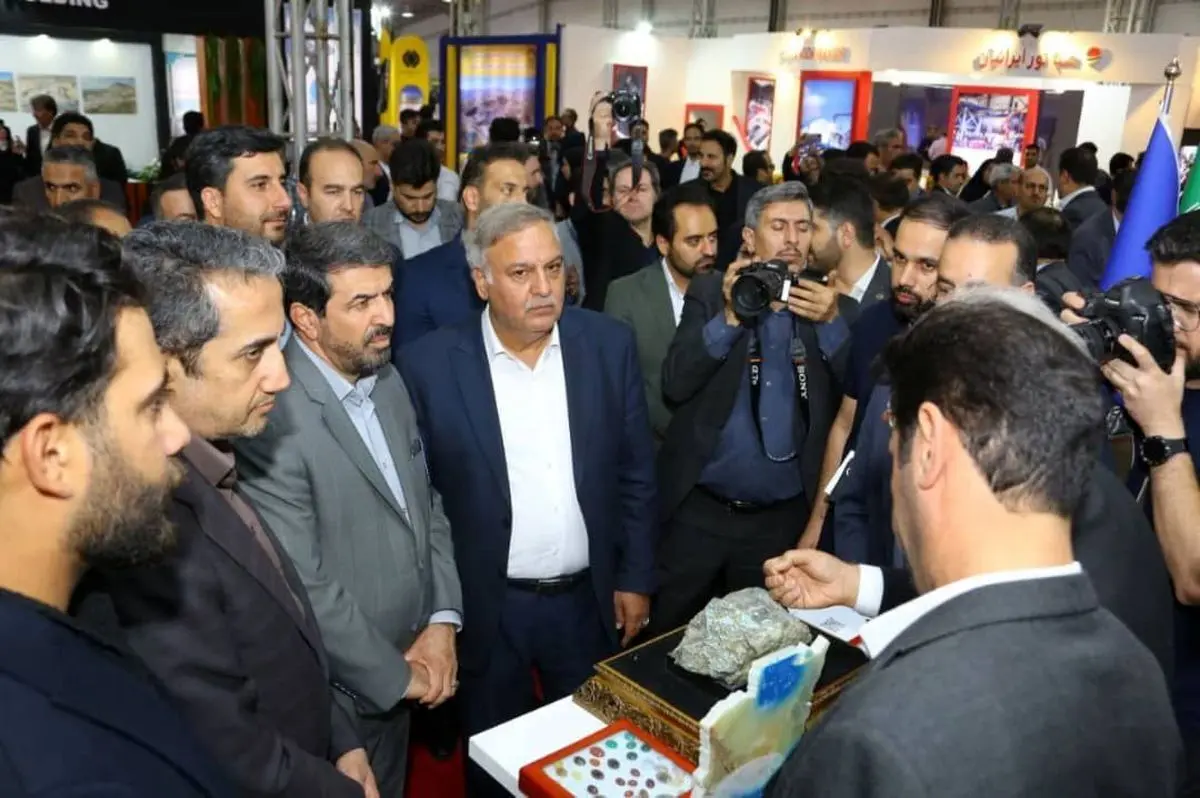 در نمایشگاه معدن غرب کشور در همدان انجام شد؛بازدید رئیس هیات عامل ایمیدرو، استاندار همدان و نمایندگان مجلس از غرفه مرکز تحقیقات یزد