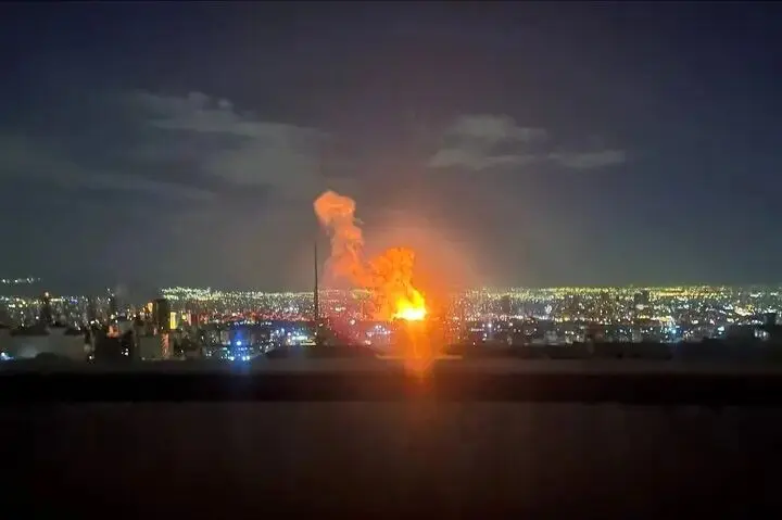 خبر فوری جنگ؛ حمله اسرائیل و آمریکا به بندر لنگه در جنوب