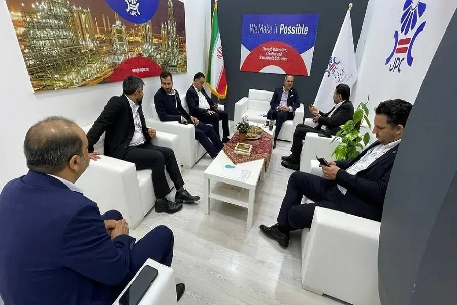 حضور متخصصان صنعت پلاستیک در غرفه‌ی پتروشیمی جم در نمایشگاه اوراسیا پلاست