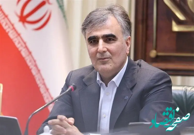 نیازهای ارز مردم و تجار در بازار تجاری تأمین شود