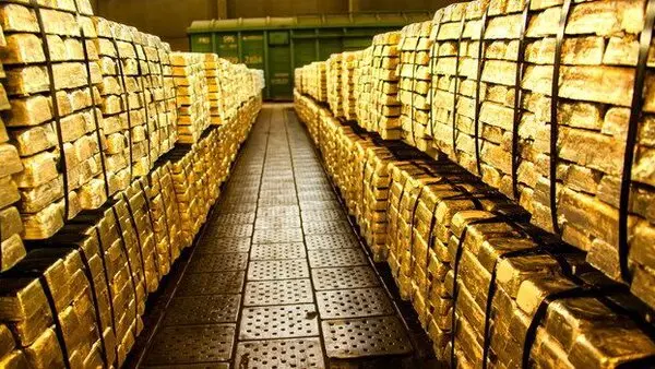 سبقت تاریخی طلا از اوراق خزانه آمریکا؛ بانک‌های مرکزی دلار را کنار می‌گذارند؟