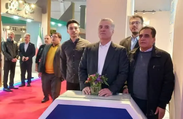 بازدید مسعود پزشکیان، رئیس‌ جمهوری اسلامی ایران از غرفه منطقه آزاد قشم در نمایشگاه بین‌المللی اوراسیا تهران