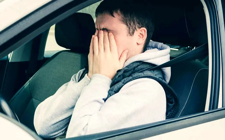 بررسی ۱۱ علت خاموشی شدن یکباره خودرو | ارائه راهکار و رفع خاموش شدن ناگهانی خودرو