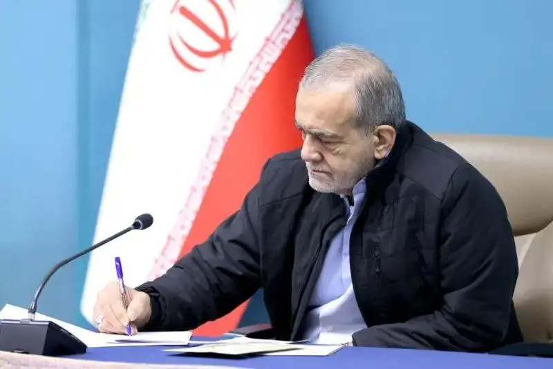 پیام تسلیت پزشکیان به دبیر شورای عالی امنیت ملی