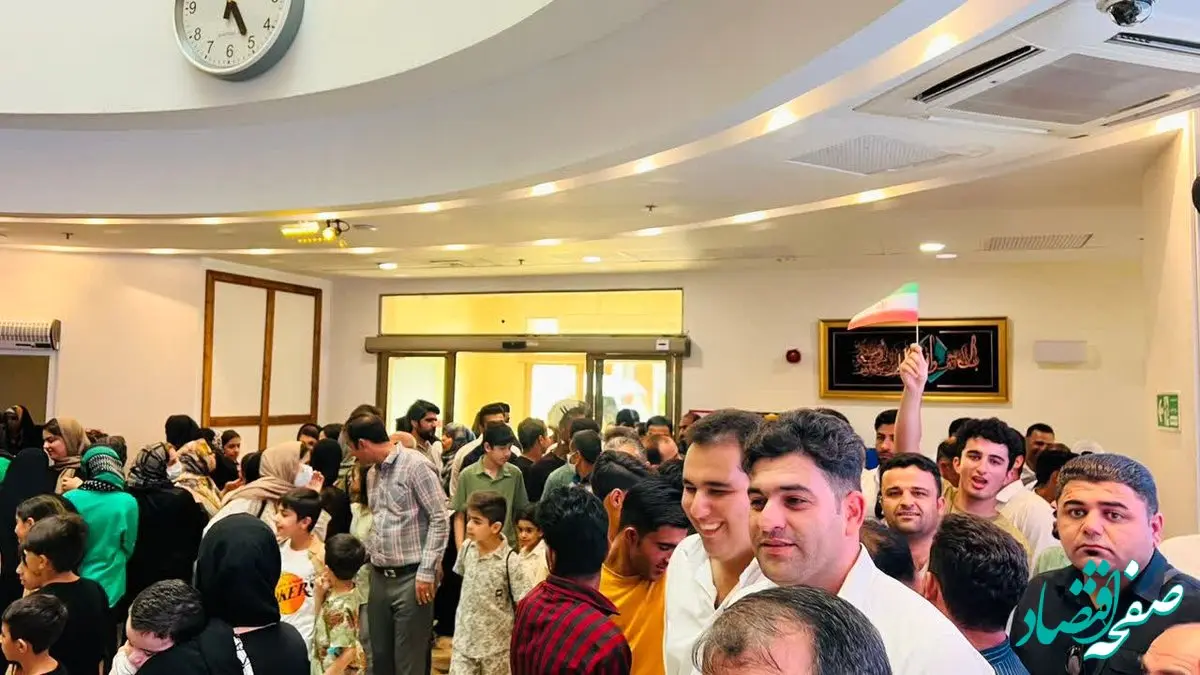 حماسه حضور پارسی های همیشه در صحنه/ حضور گسترده‌ کارکنان  پتروشیمی پارس و خانواده‌هایشان در پای صندوق‌ رای انتخابات ریاست جمهوری 