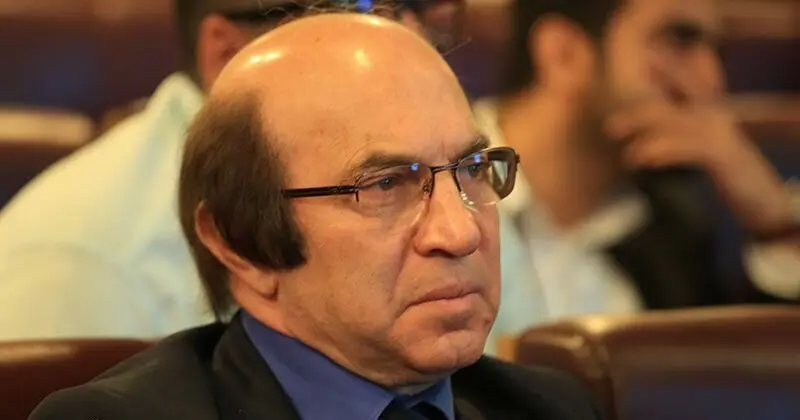 استقلال باید برای قهرمانی بجنگد،نه پنجمی!/استقلال تیمی نیست که از دلال قرض بگیرد 