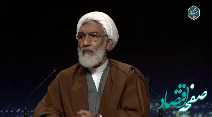 تصویر خانوادگی مصطفی پورمحمدی در کنار همسر، دختران، نوه ها، پسر و دامادها