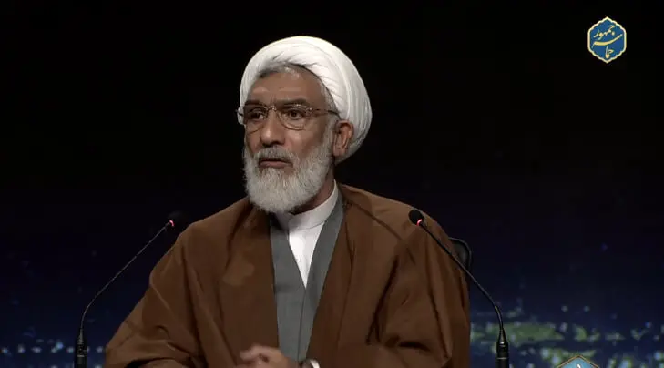 تصویر خانوادگی مصطفی پورمحمدی در کنار همسر، دختران، نوه ها، پسر و دامادها