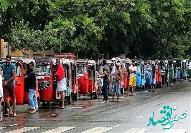 قیمت بنزین در پاکستان به لیتری ۳۰۰ هزار تومان رسید