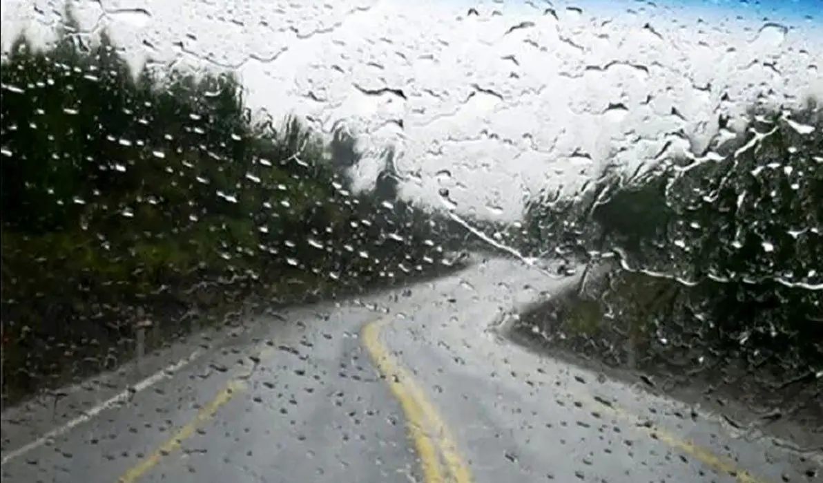 بارش باران و آب گرفتگی معابر در استان مازندران