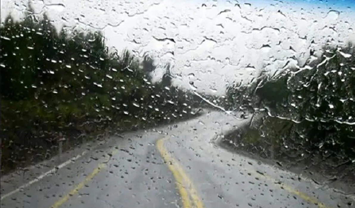بارش باران و آب گرفتگی معابر در استان مازندران 