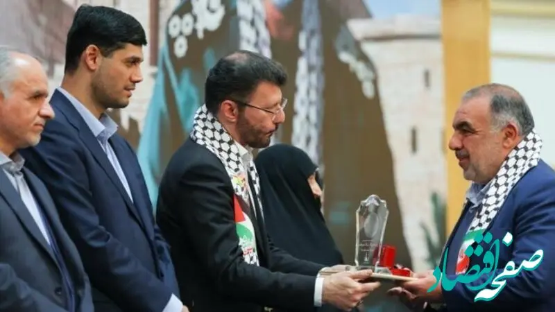 تجلیل از مدیرعامل شرکت صنایع شیر ایران در سومین جشنواره کارمند تراز مکتب حاج قاسم سلیمانی