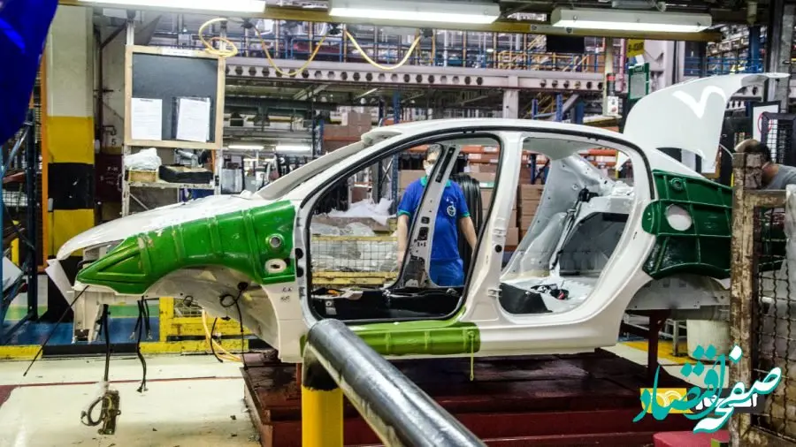 نگاه حاکمیتی و قانون‌گذاری به صنعت خودرو باید تغییر کند/خودروی گران تولید شود