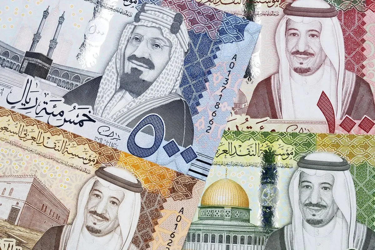 آخرین قیمت ریال عربستان به تومان امروز چهارشنبه ۷ خرداد ۱۴۰۴ | زائران ریال عربستان را چند می‌خرند؟