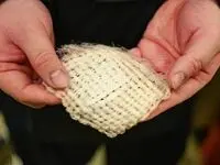 لباس جدیدی که از هوای خشک آب آشامیدنی می‌گیرد