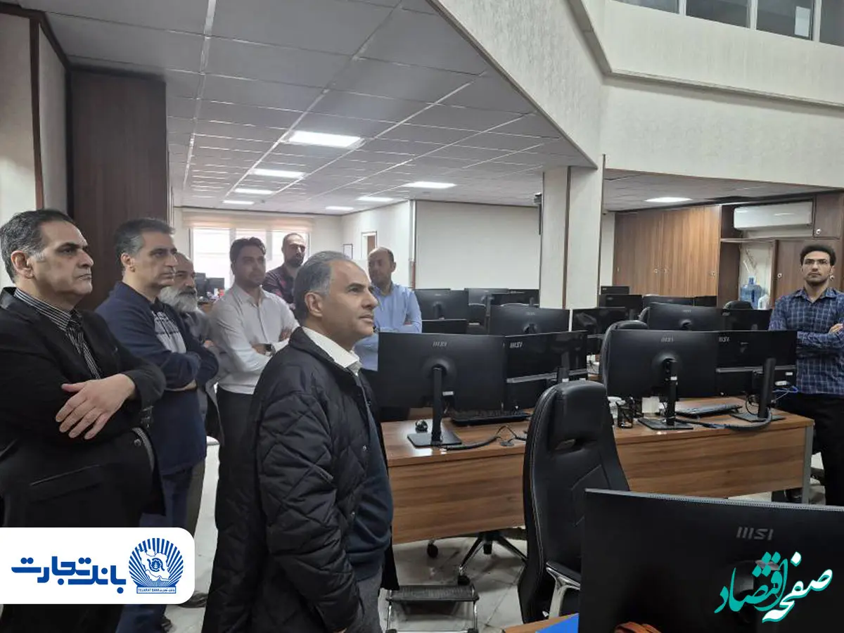 بازدید مدیرعامل و اعضای هیأت مدیره بانک تجارت از روند خدمت‌رسانی به مشتریان