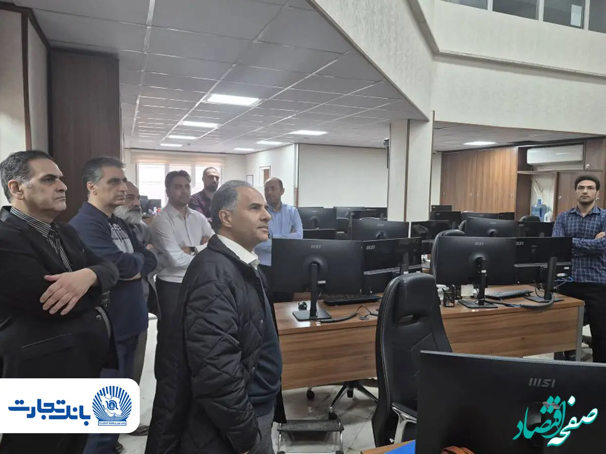 بازدید مدیرعامل و اعضای هیأت مدیره بانک تجارت از روند خدمت‌رسانی به مشتریان