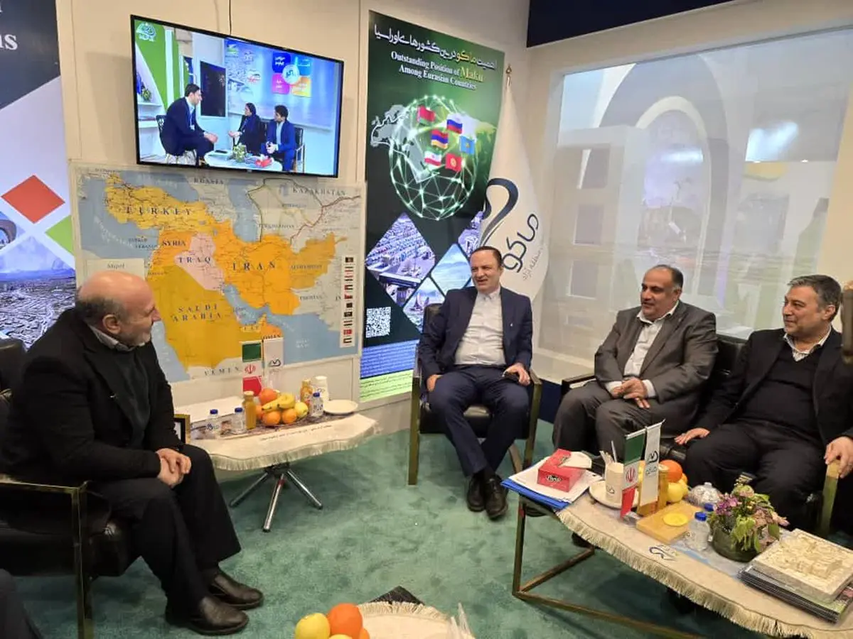 بازدید "محمد سعید اربابی" رئیس هیأت مدیره و مدیرعامل سازمان منطقه آزاد چابهار از غرفه منطقه آزاد ماکو