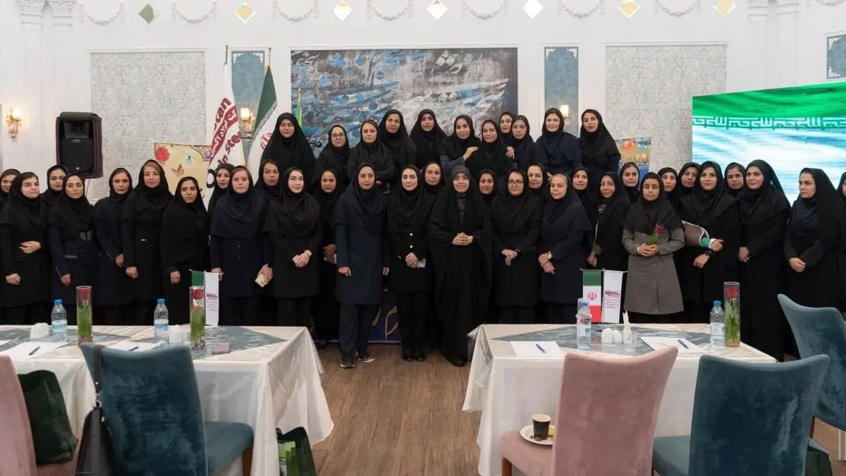 مشارکت بانوان شرکت فولاد اکسین خوزستان در مسیر موفقیت‌ها قابل تحسین است