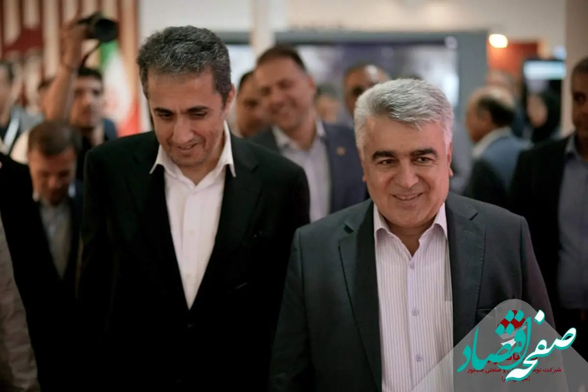 بازدید رئیس هیئت عامل ایمیدرو از غرفه صبانور در رویداد جامع معدن و صنایع معدنی