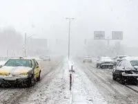 هشدار به رانندگان / در پی بارش برف و باران هلال احمر تهران در آماده باش کامل قرار گرفتند 